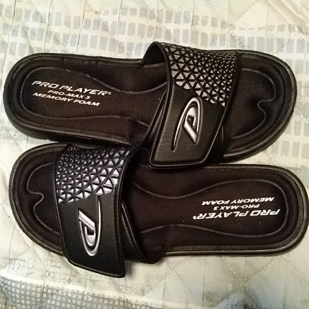 NWOT Pro Player pro max memory foam adjustable sandal size 10